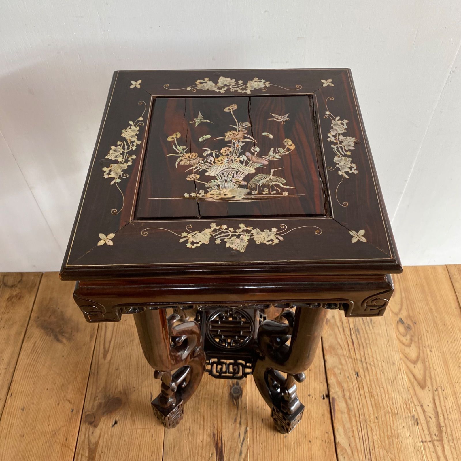 アンティーク 唐木の飾り台 紫檀 無垢材 木製 花台 透かし彫り 香炉台