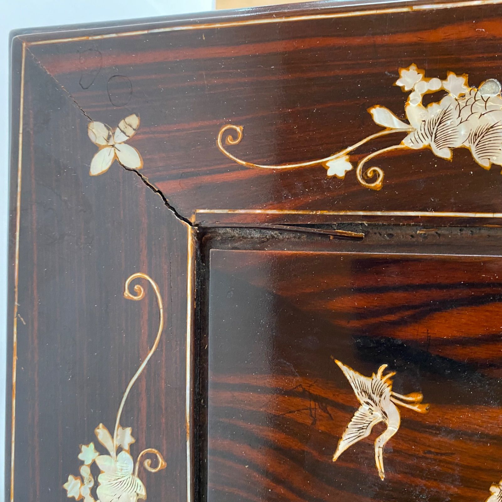 アンティーク 唐木の飾り台 紫檀 無垢材 木製 花台 透かし彫り 香炉台