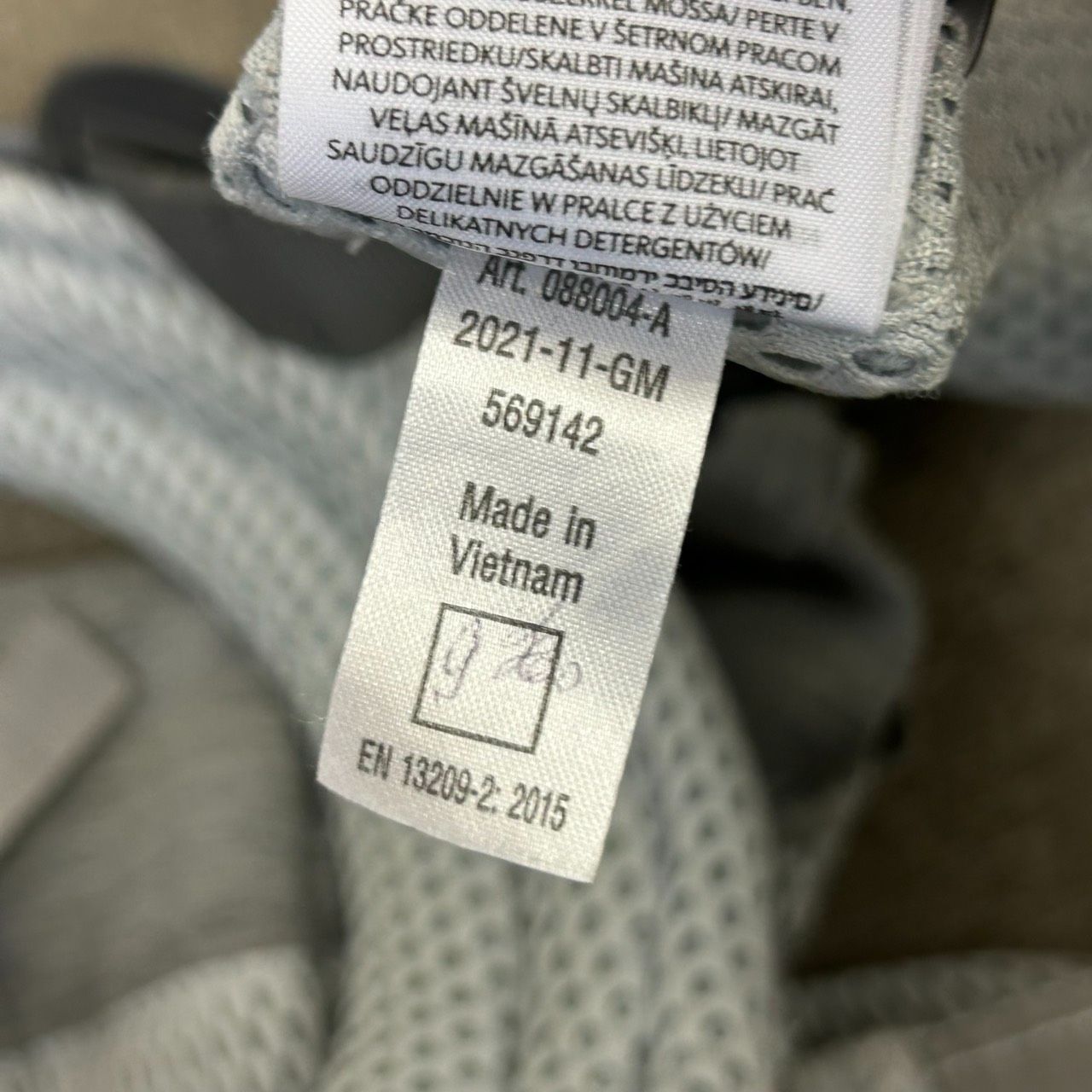 日常使いにぴったり BABY BJORN Harmony ベビービョルン ハーモニー 抱っこ紐 グレー 他まとめ売り