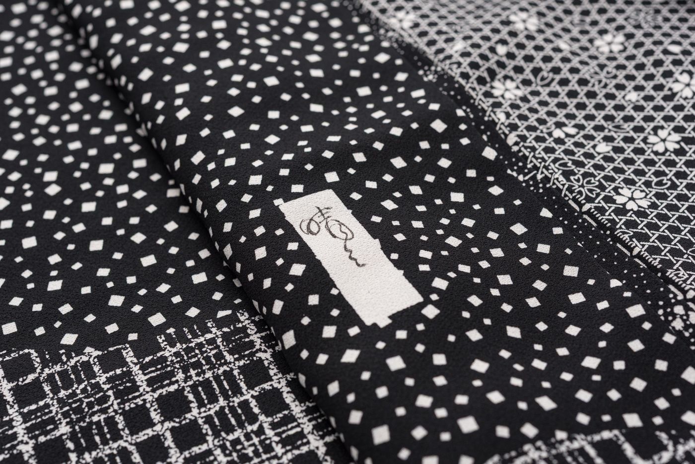 山下晴三 霞取り寄せ柄模様