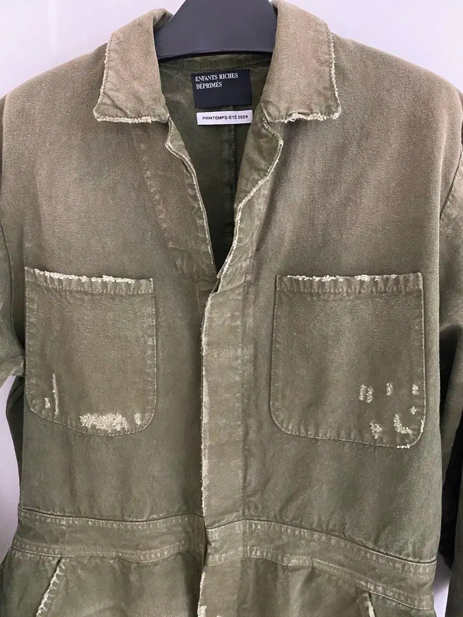 ジャンプスーツ