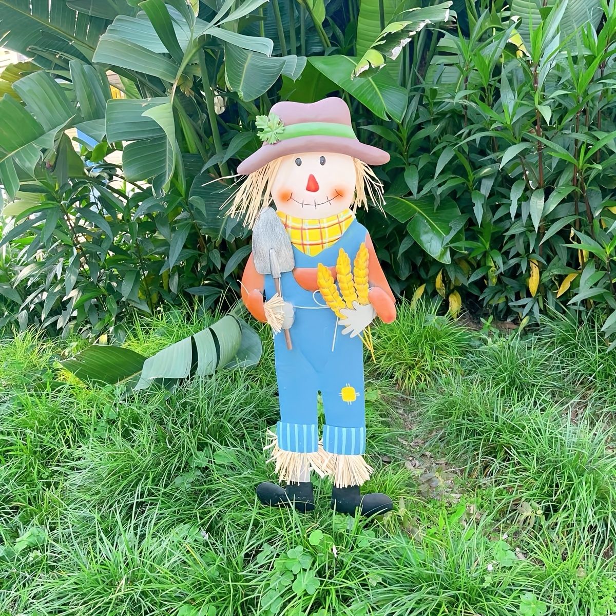 秋の収穫祭を彩る ガーデンデコ かかしオーナメント 幼稚園 庭 玄関先 アウトドア装飾 金属製 フロアマウント式 素朴なスタイル 感謝祭に パパ