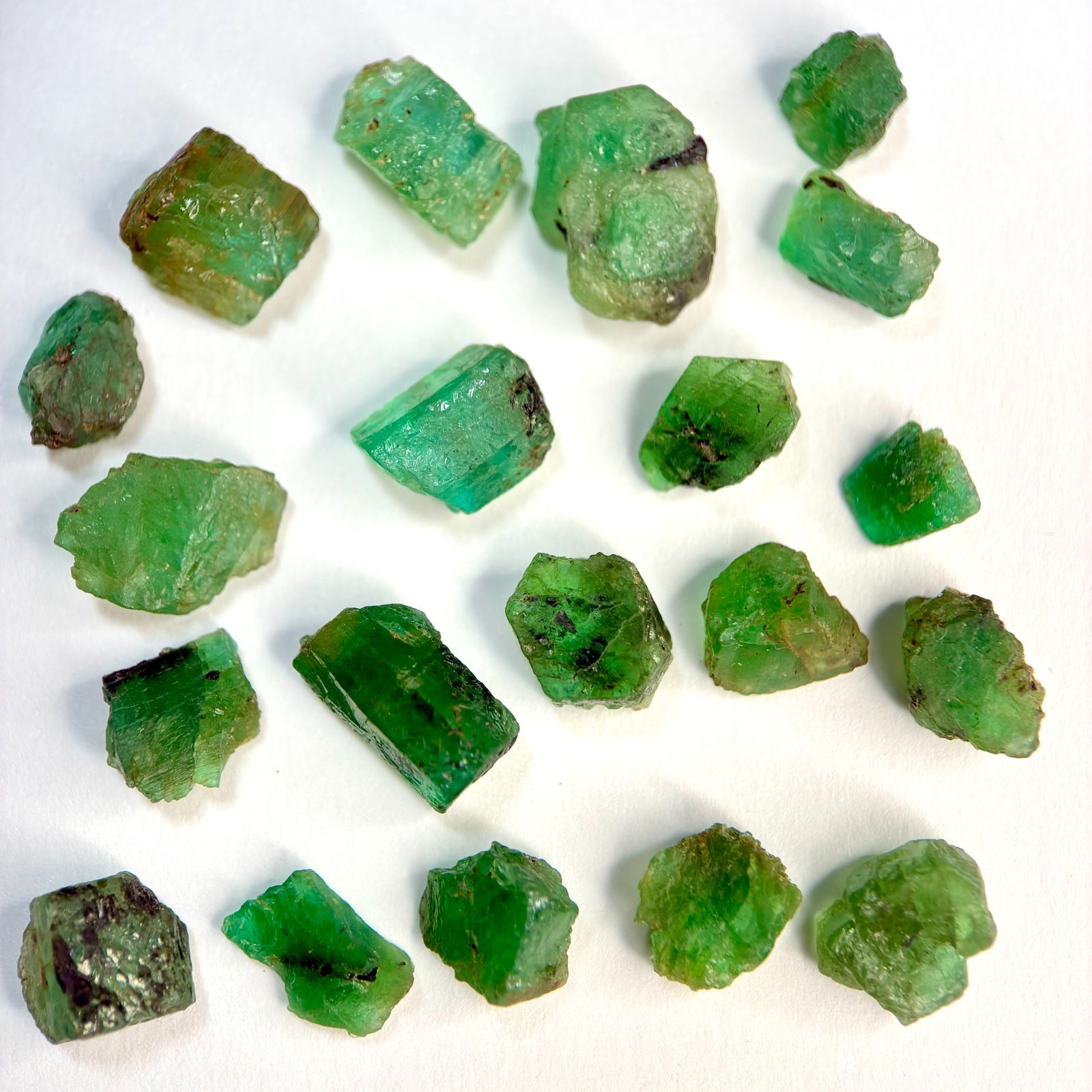 ザンビア産エメラルド 原石 鉱物 天然石 パワーストーン No 1770