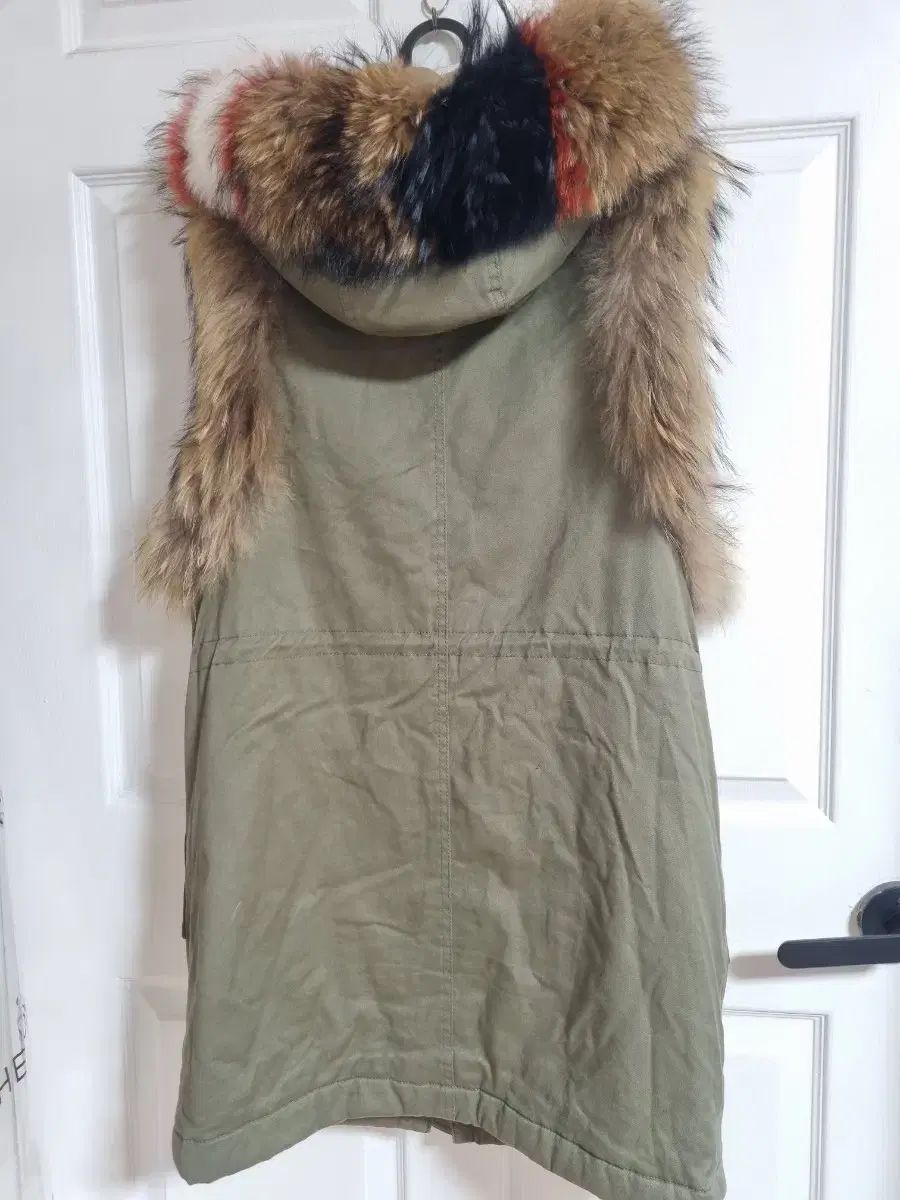 マージュ カーキ ファー フード ベスト