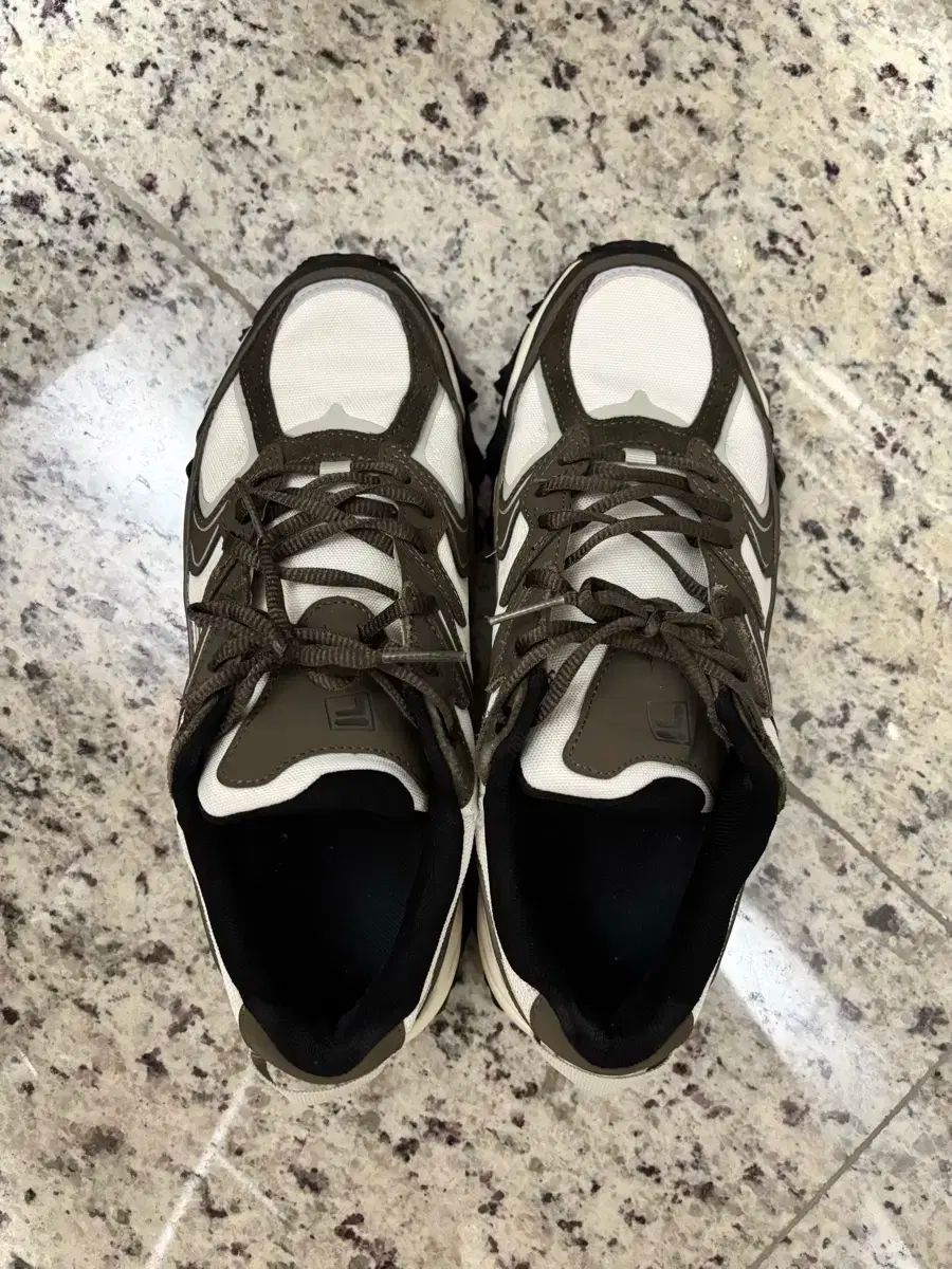 FILA オークモントTRv4 スニーカー 270mm