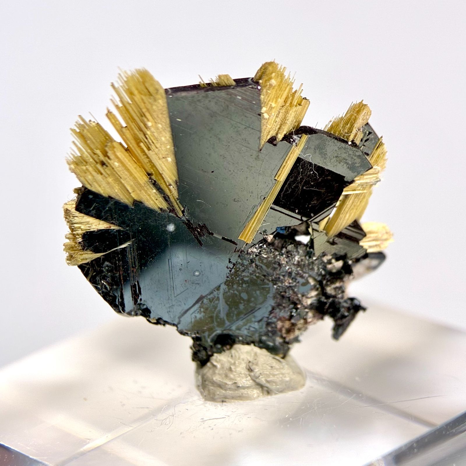 ブラジル ノヴォ オリゾンテ産 ルチルオンヘマタイト 原石 鉱物 天然石 パワーストーン No.1774 WWW_IBETON_RU