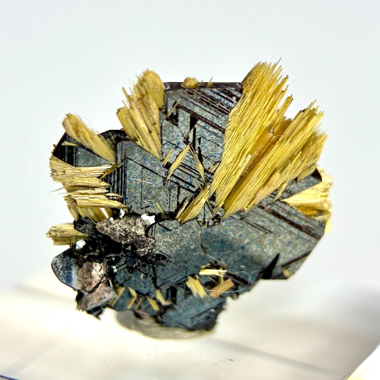 ブラジル ノヴォ オリゾンテ産 ルチルオンヘマタイト 原石 鉱物 天然石 パワーストーン No.1774