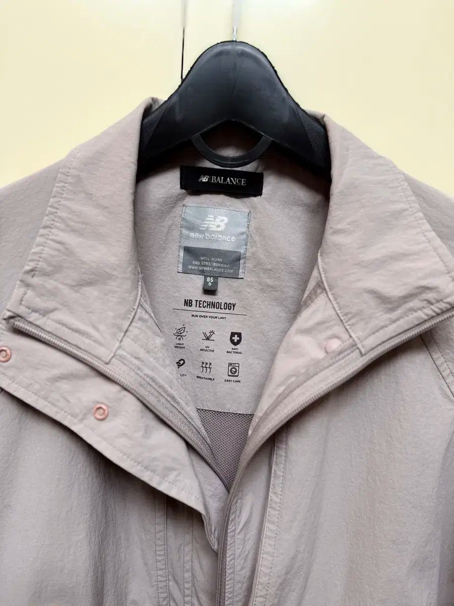 ニューバランス NB テック ジャケット 85 サイズ