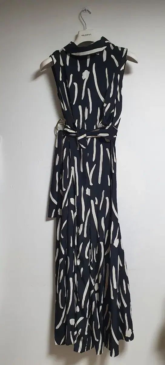 ブラックアンド白プリント ドレッシー ワイド ジャンプ スーツ