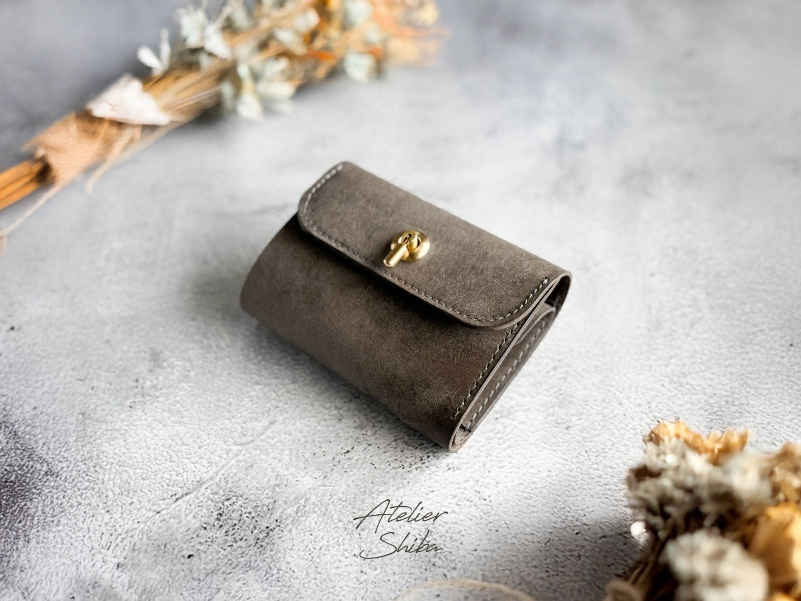 三つ折り財布 本革 ｲﾀﾘｱﾝﾚｻﾞｰ ショップ 【オコシ金具】 Gray グレー