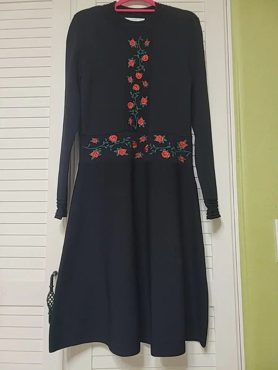 サンドロ バラ ローズワンピース 2