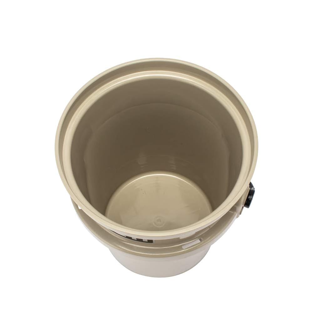 イエティ Yeti バケツ ロードアウト 5ガロンバケツ YLOBT タン LoadOut Tan アウトドア キャンプ 釣り ガレージ 並行輸入品 OLIVEOS_COM_TR