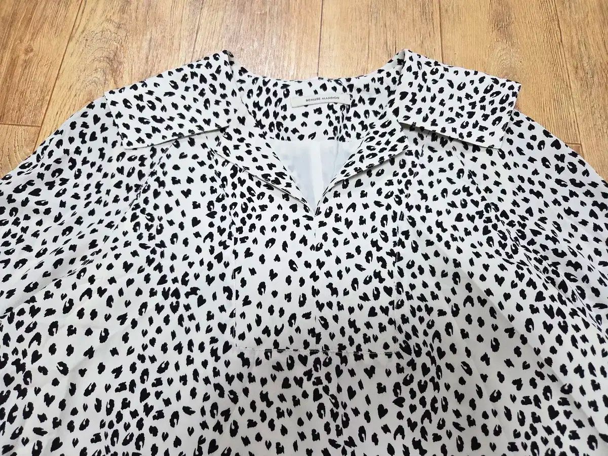 Elly プリーツワンピース