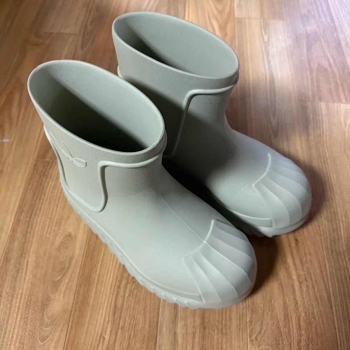 アディダス SUPERSTAR レインブーツ ライトグリーン 235