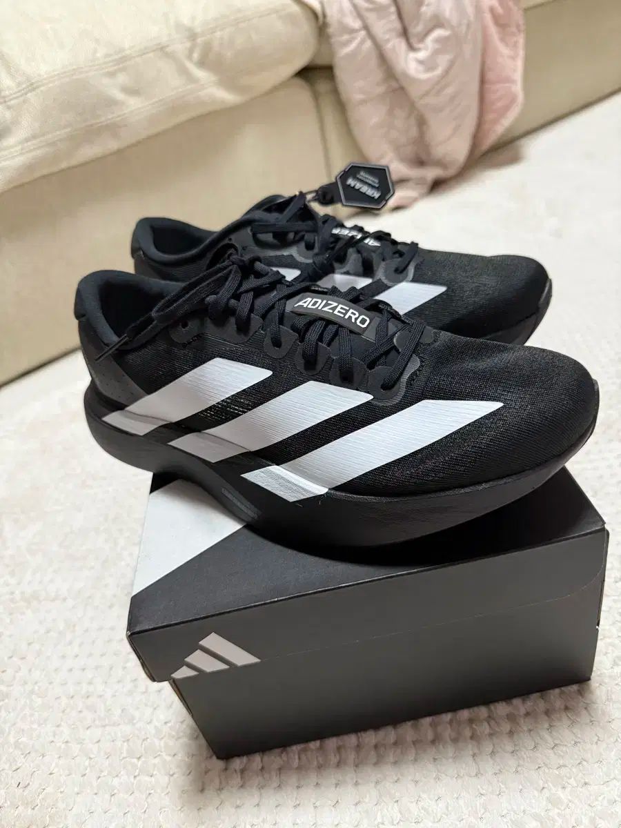アディダス アディゼロ ブラック スニーカー