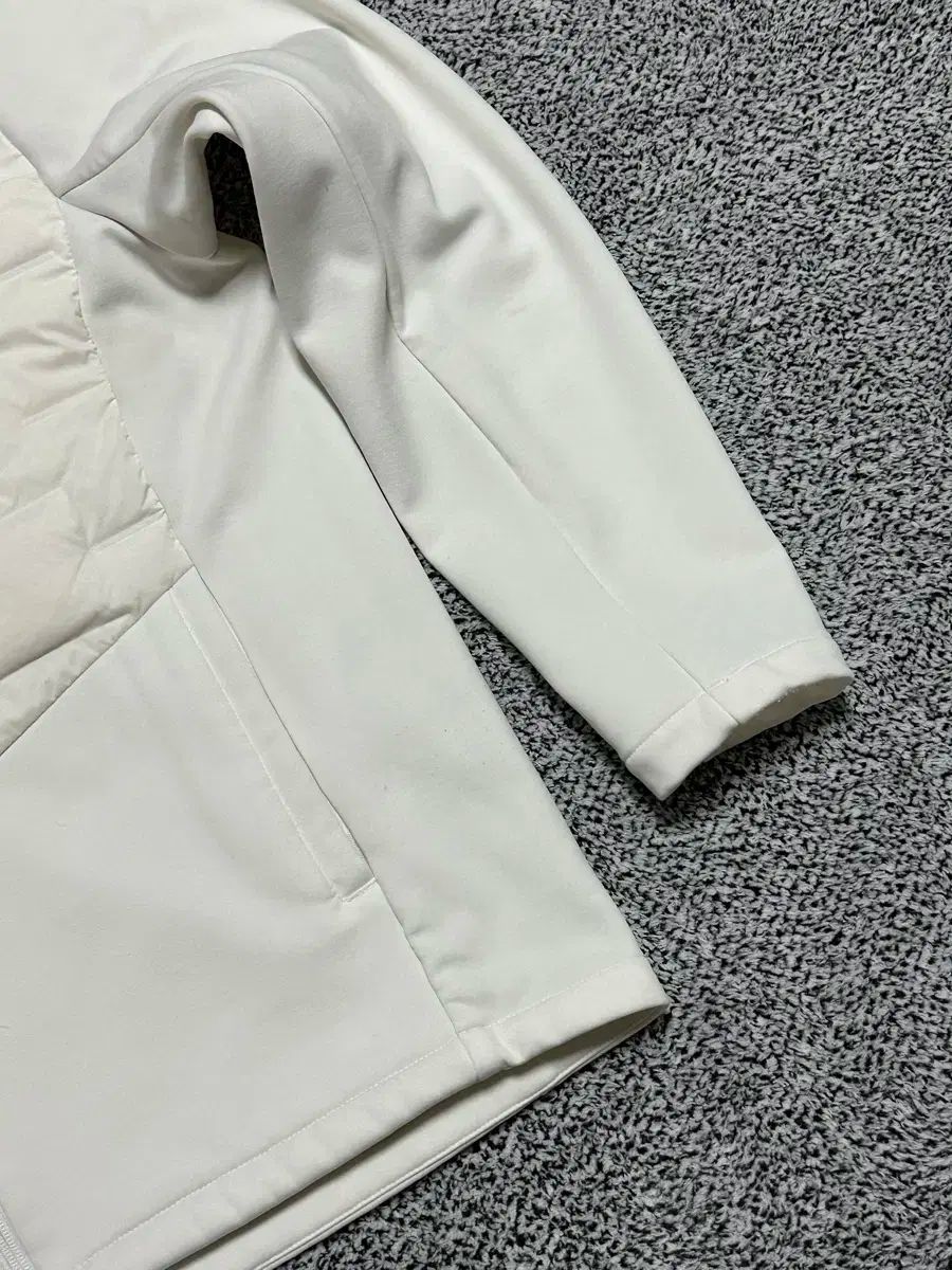 CASTELBAJAC カステルバジャック