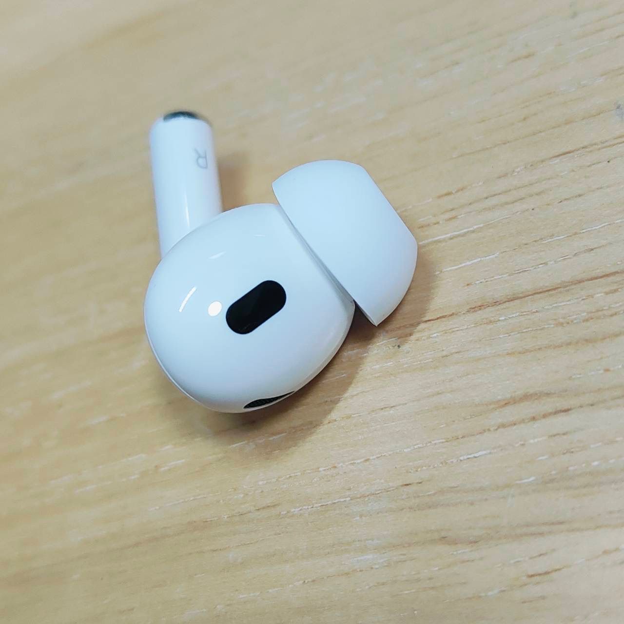 Apple AirPods Pro 2世代 片耳 R 片方 右耳 Sランク - メルカリ