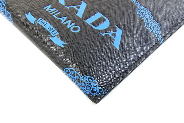 プラダ クラッチバッグ