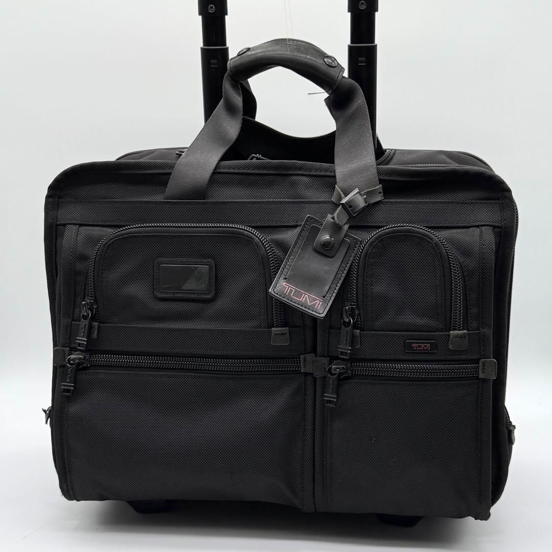 トゥミ アルファ エクスパンダブル ビジネスバッグ 機内持ち込み可 黒