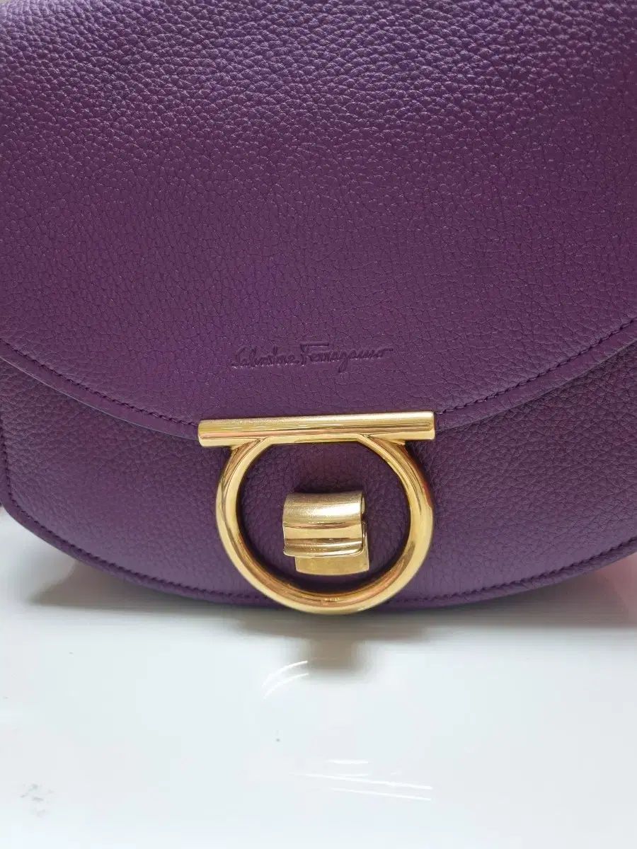 フェラガモ ガンチーニ