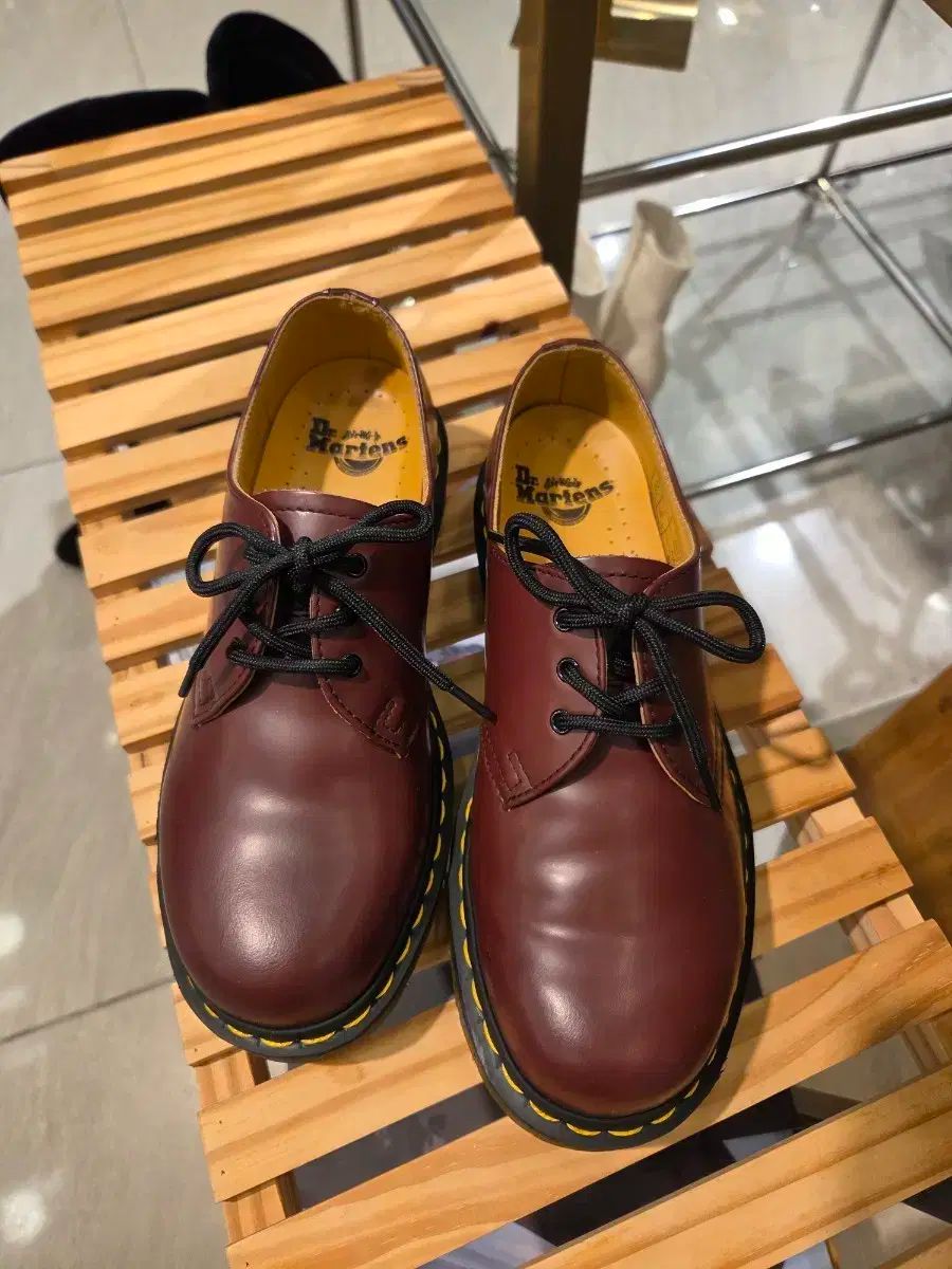 DR. MARTENS 1461 3ホール スムース チェリーレッド