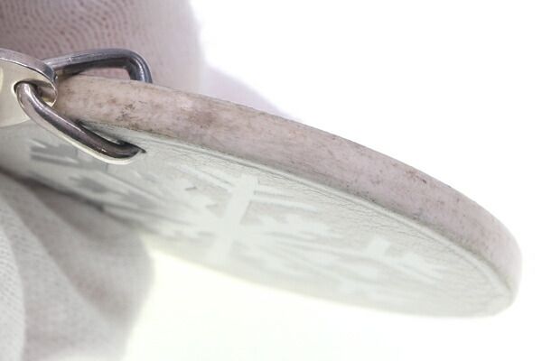 オフホワイト レザー