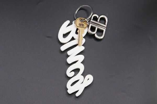 バレンシアガ キーリング ホワイト メタル ロゴ