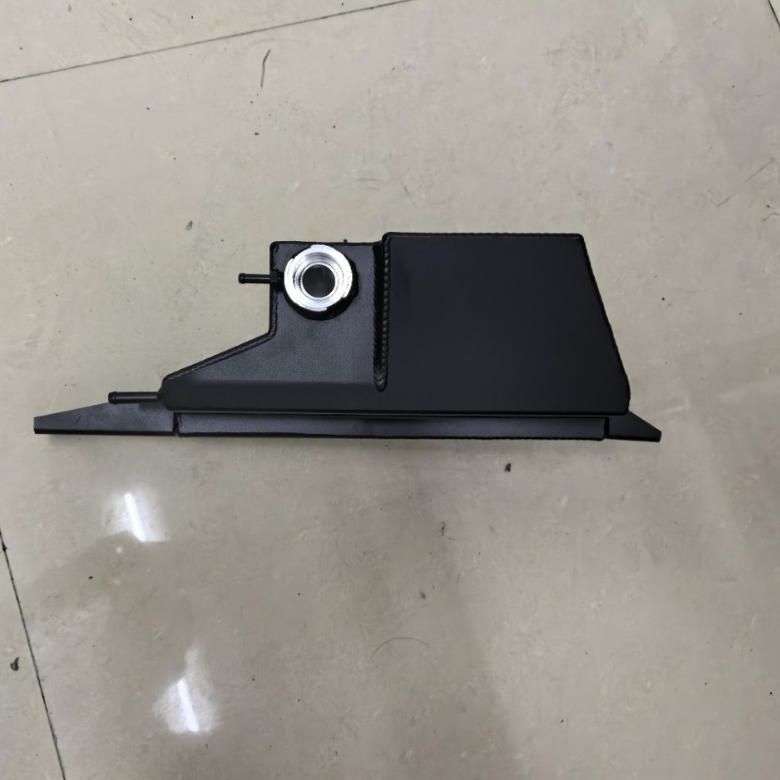 サブタンクを改造して水筒を膨張させる水筒は日産GTR 09-22型21710JF00Aに適用される