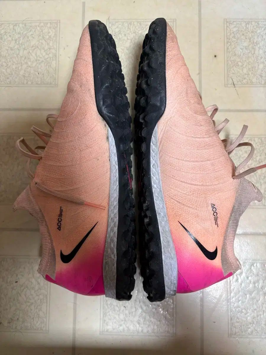 ナイキ ファントムGX tf270