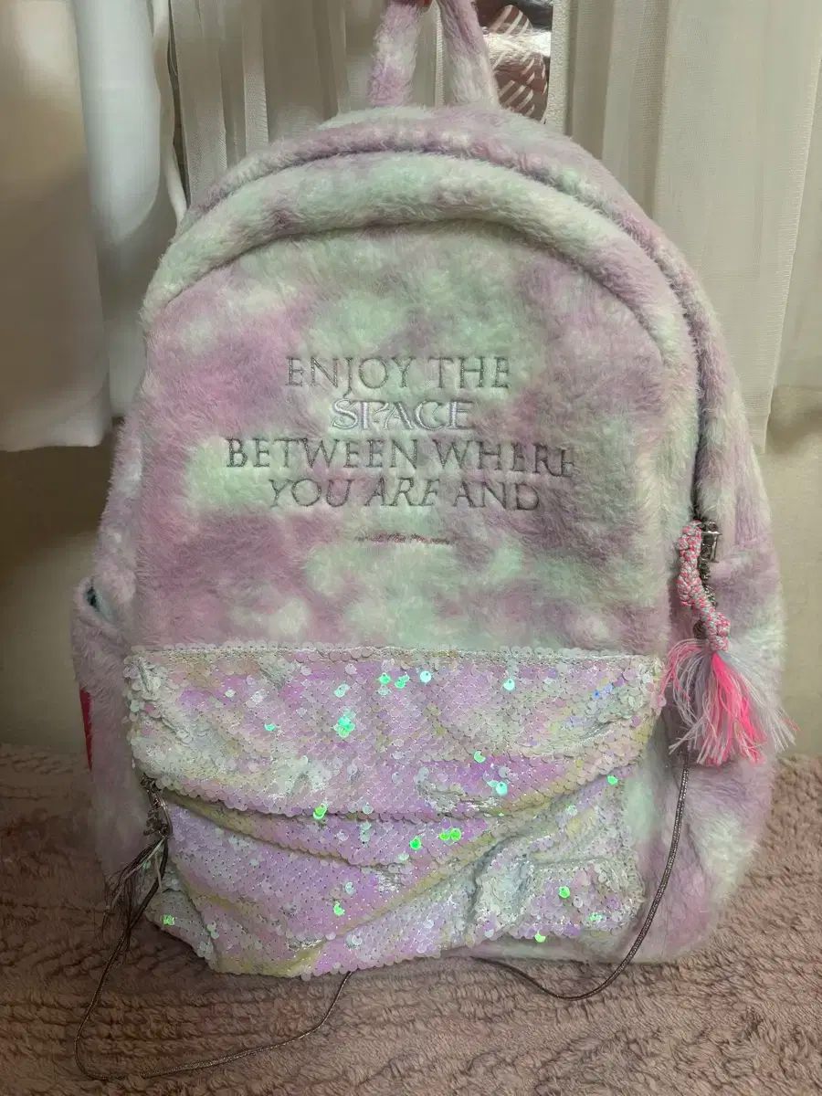 앙트레브 スペース ビトゥウィン ポニー バックパック