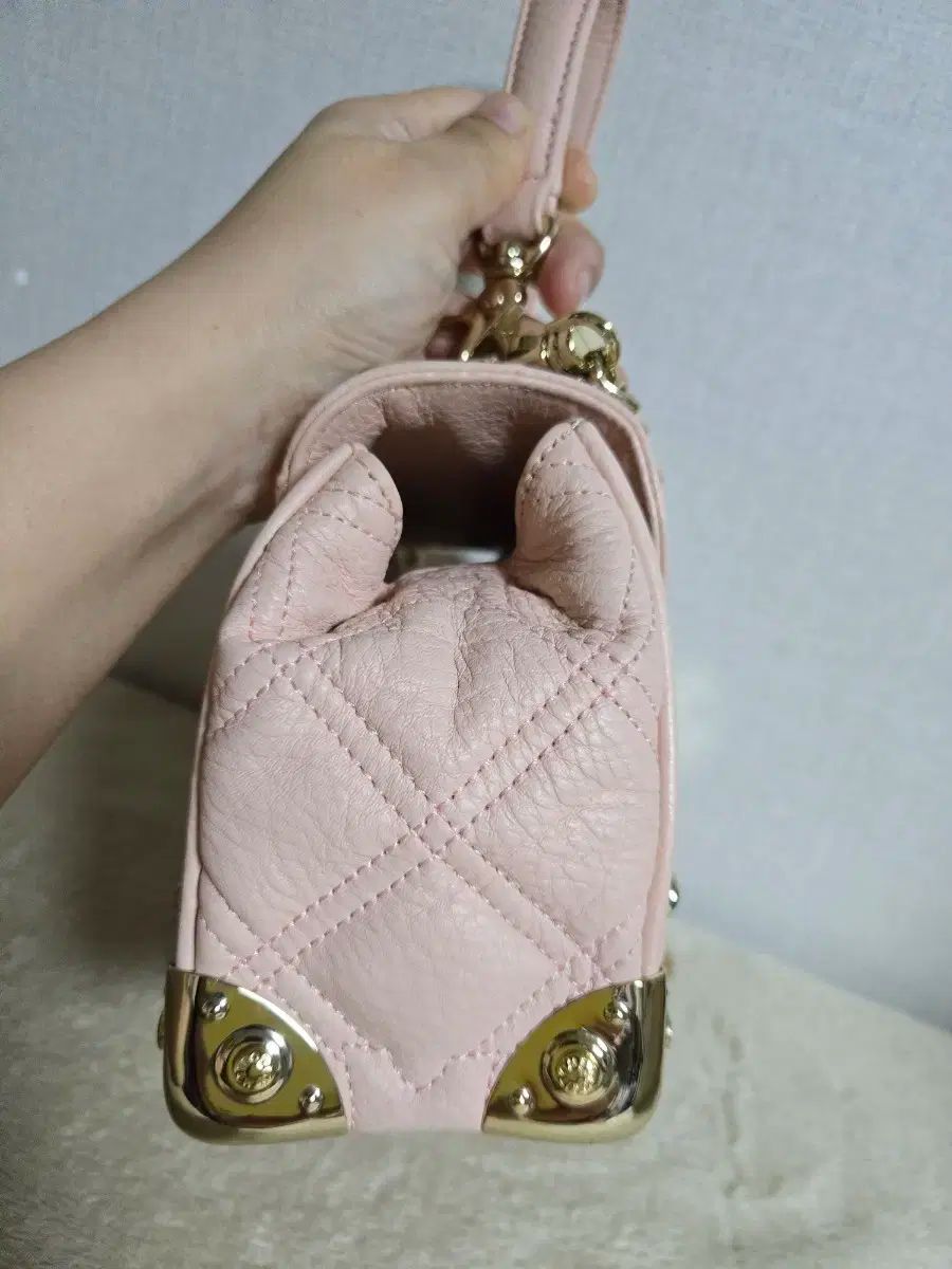 メトロシティ ピンク キルティング チェーンバッグ DECORATOM_COM_BR