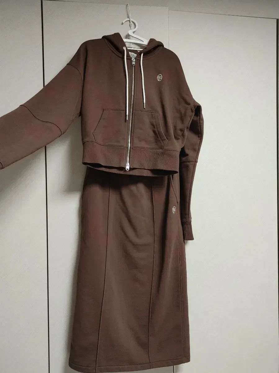 マリテフランソワジルボー フードジップアップ