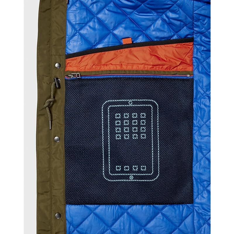 16箇所の収納ポケット付き パーカーコート