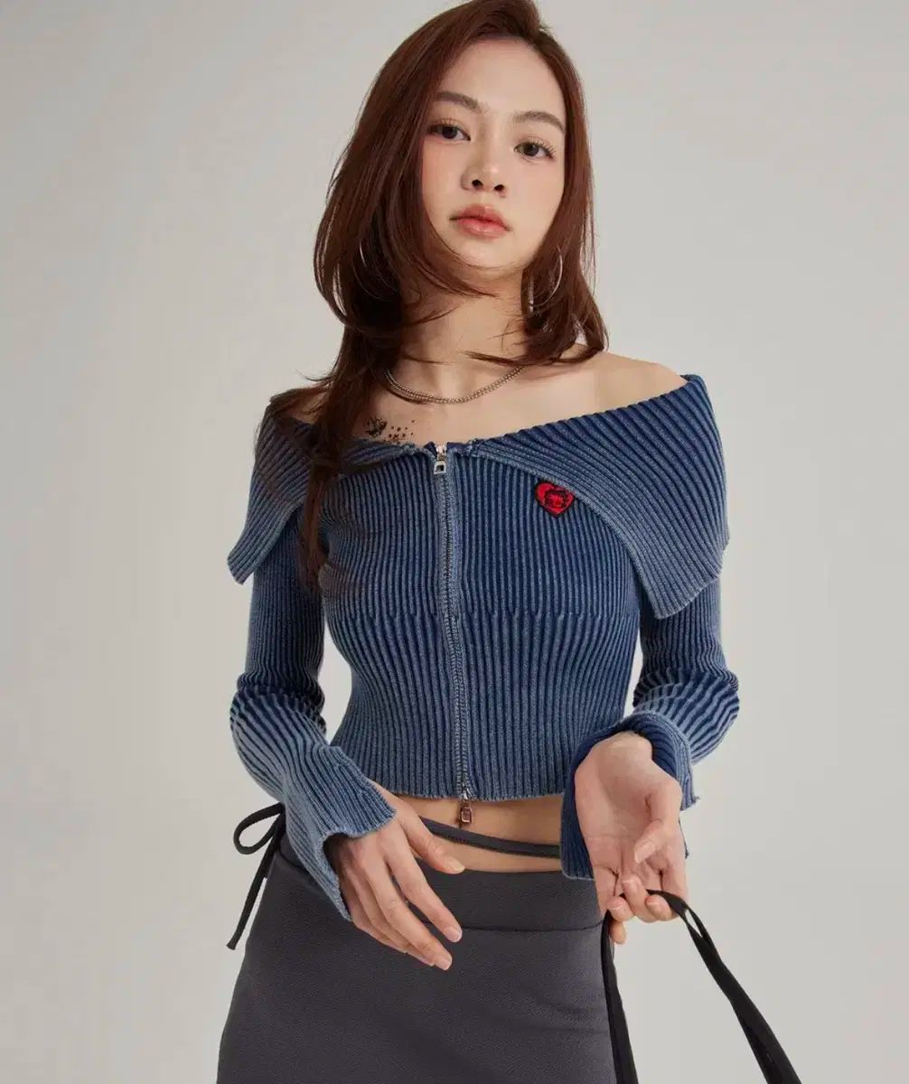 ベティブープ ヴィンテージ ウォッシュ ツーウェイ クロップド ニット ジップアップ ブルー