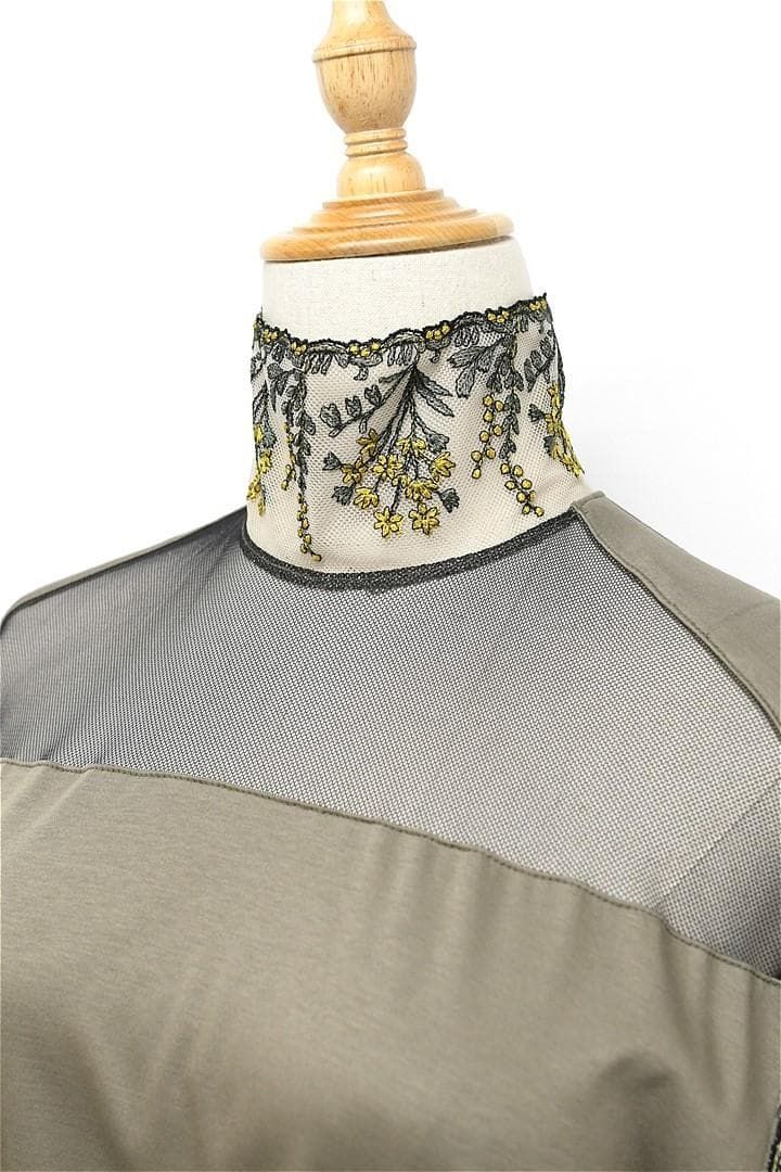 LOKITHO エンブロイネックスリーブドレス