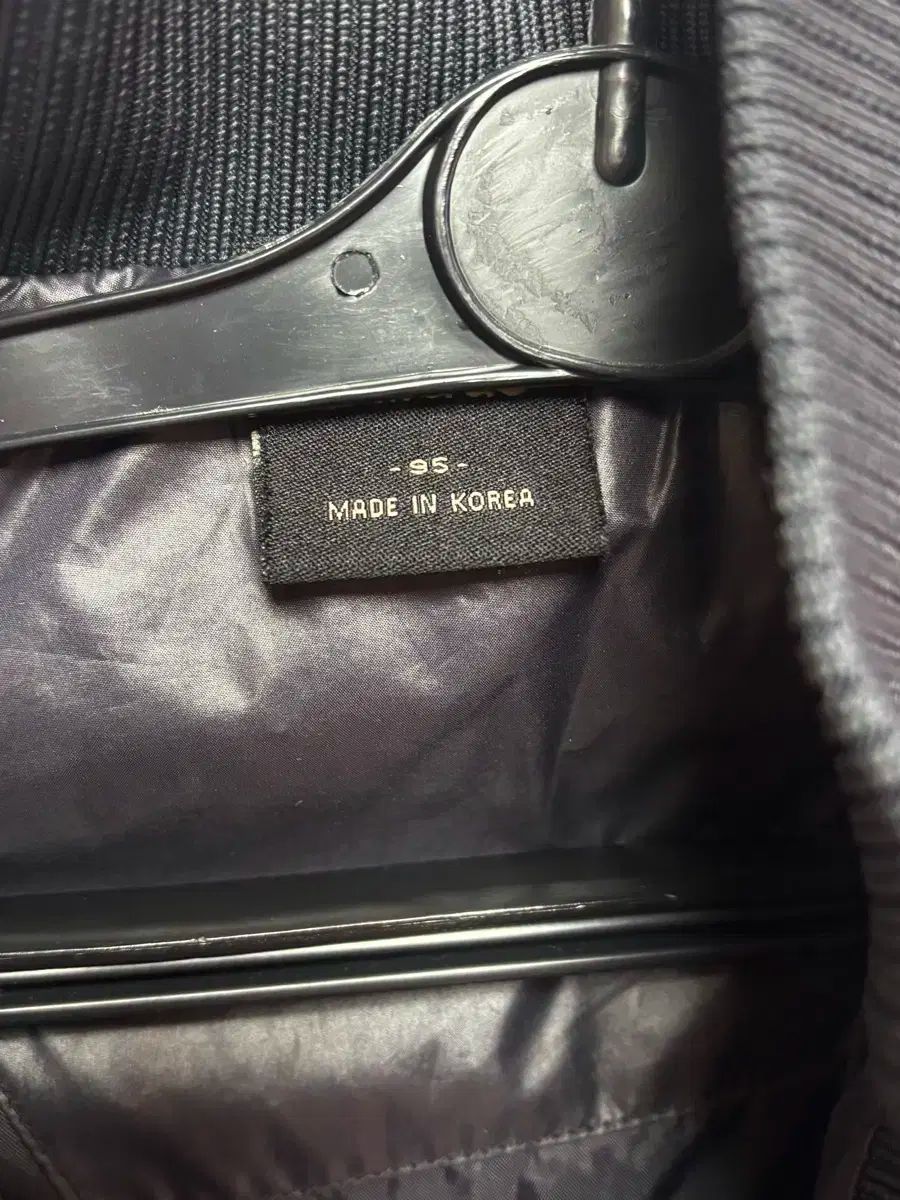 アディダス ブラック ショートダウン 95 GULLKHAN_COM