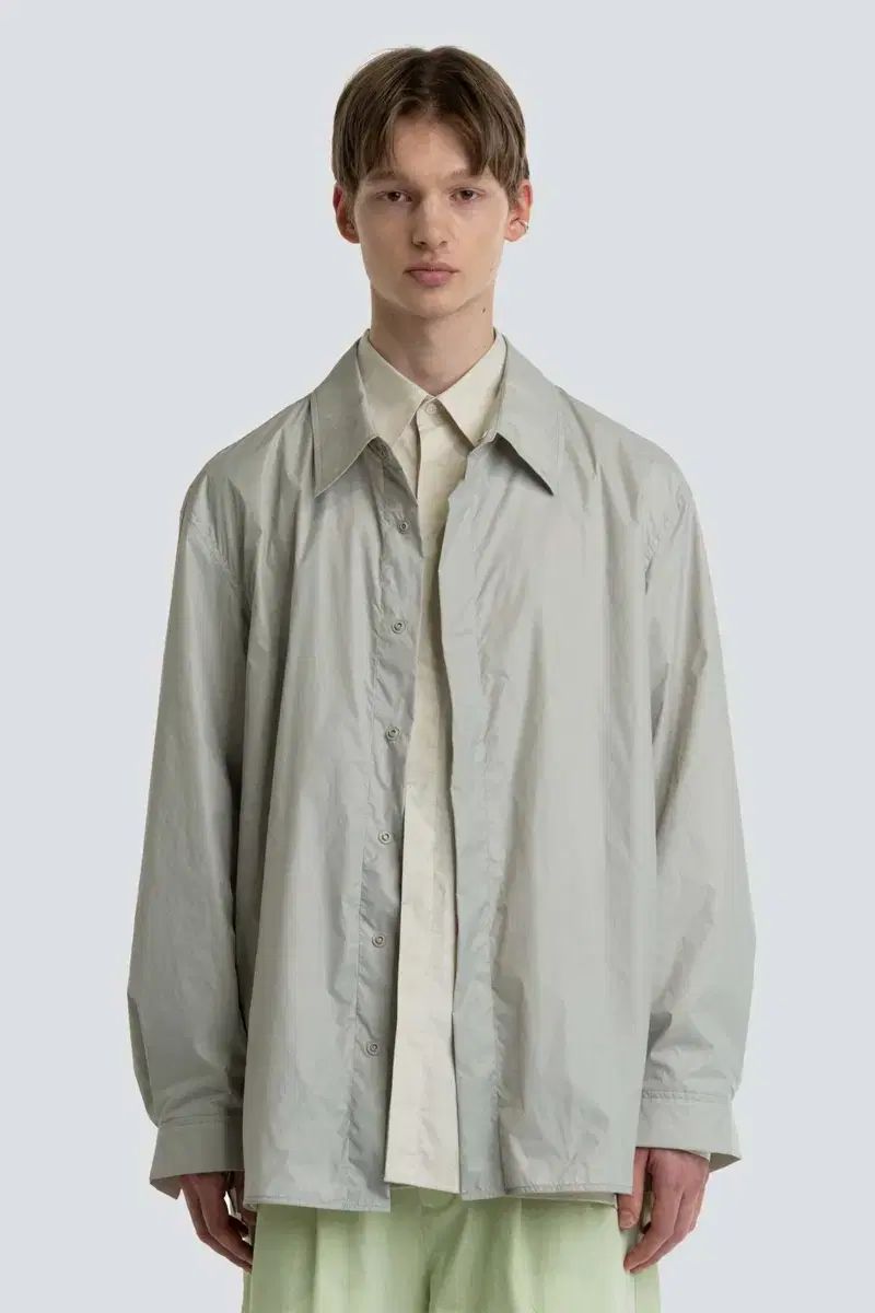 アモーメント パッカブル ナイロン シャツ