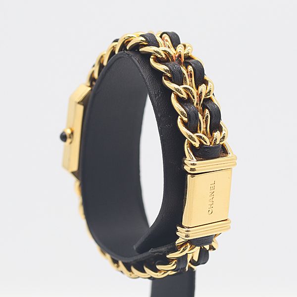 ブラック文字盤