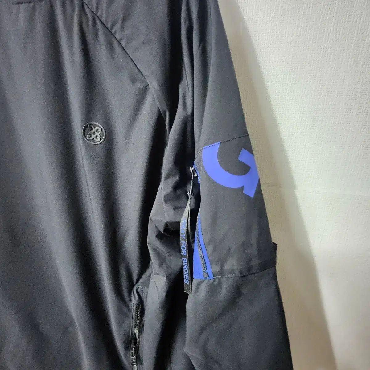 ブラック ウィンドブレーカー