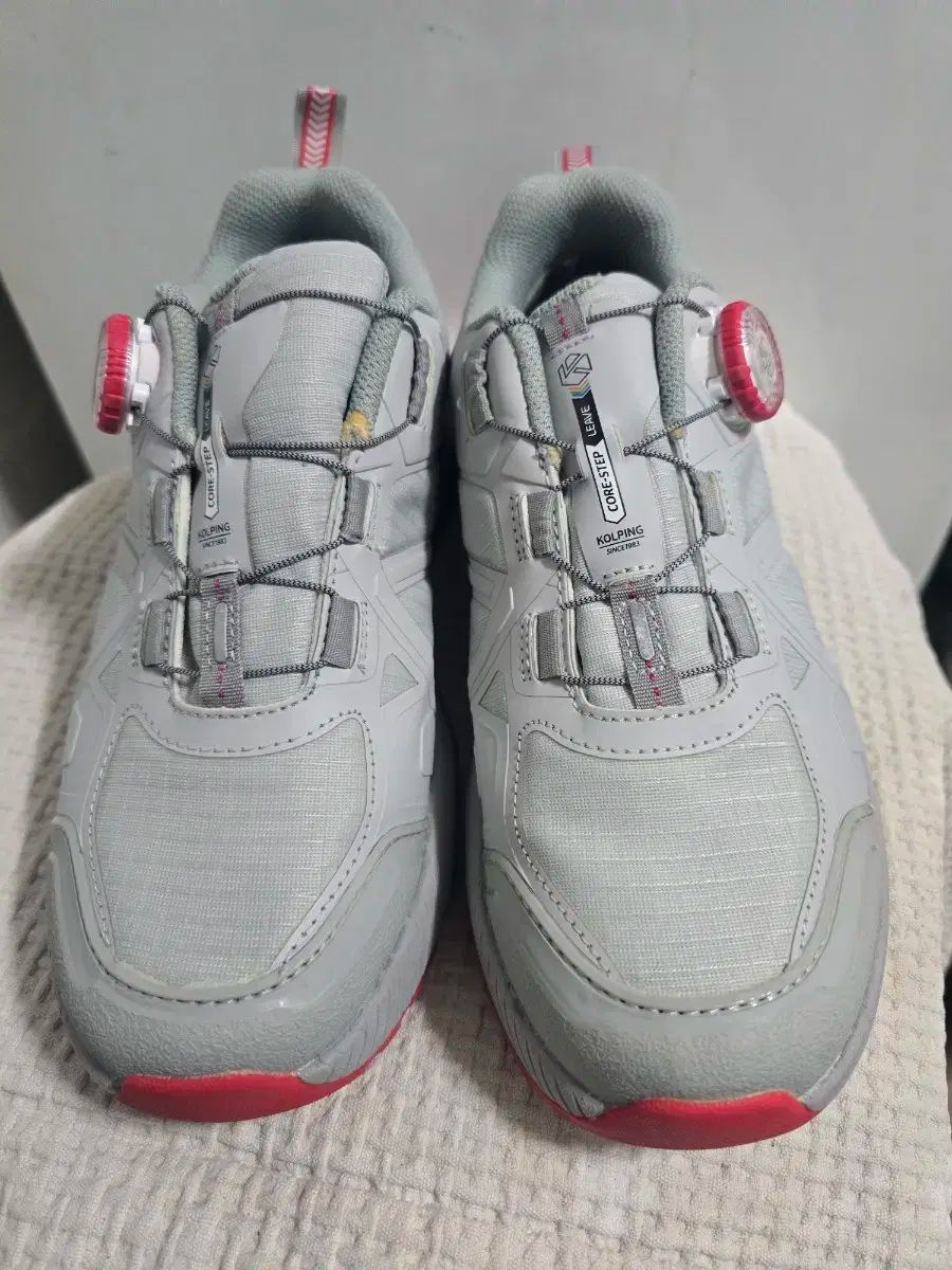 トレッキングシューズ 245