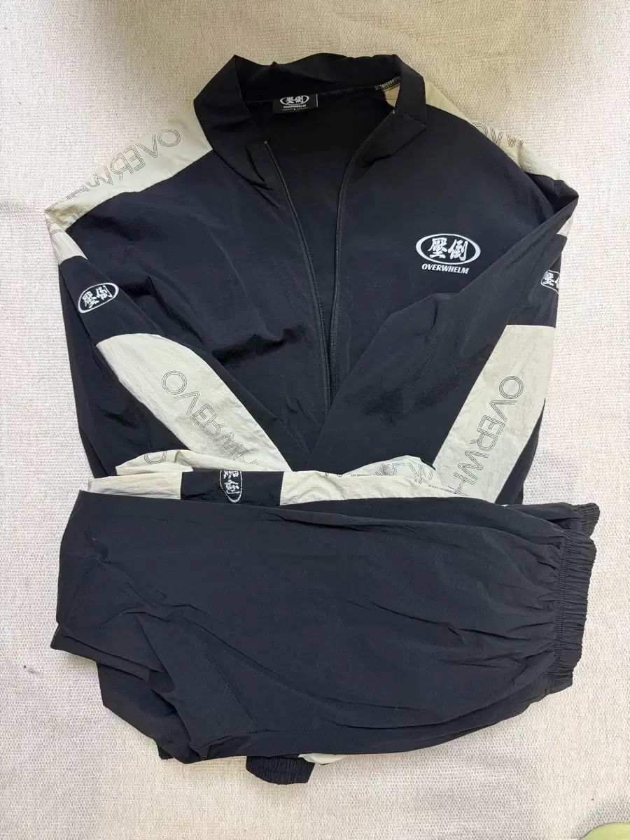 圧倒 001 ウィンドブレーカー セット