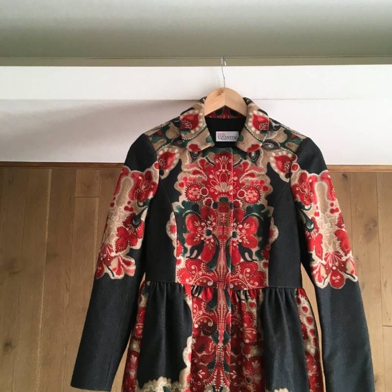 レッドヴァレンティノ コート40