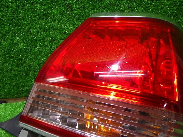 トヨタ 17クラウン ロイヤル 後期 純正 テールランプ 左右 品番JZS175 トヨタ 17クラウン ロイヤル 後期 純正 テールランプ 左右 品番JZS175