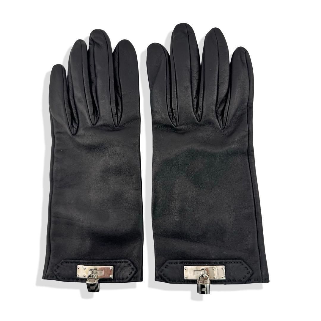 【極美品】エルメス HERMES 手袋 グローブ サイズ7 ラムレザー　黒 極美品】エルメス HERMES 手袋 グローブ サイズ7 ラムレザー 黒 - メルカリ