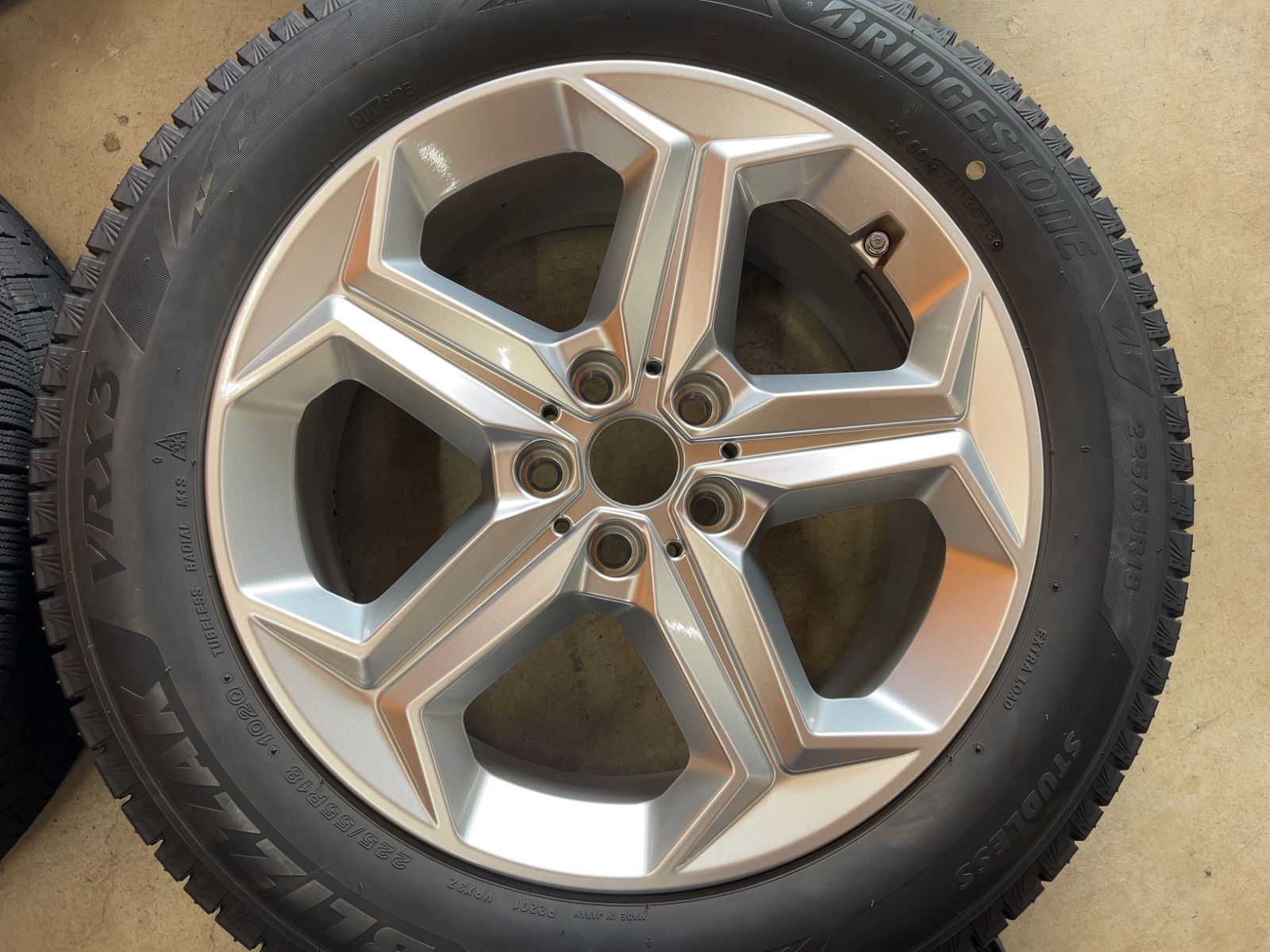 BMW U 10 X 1 11 2 BS VRX 3 製 18インチ 4本セット