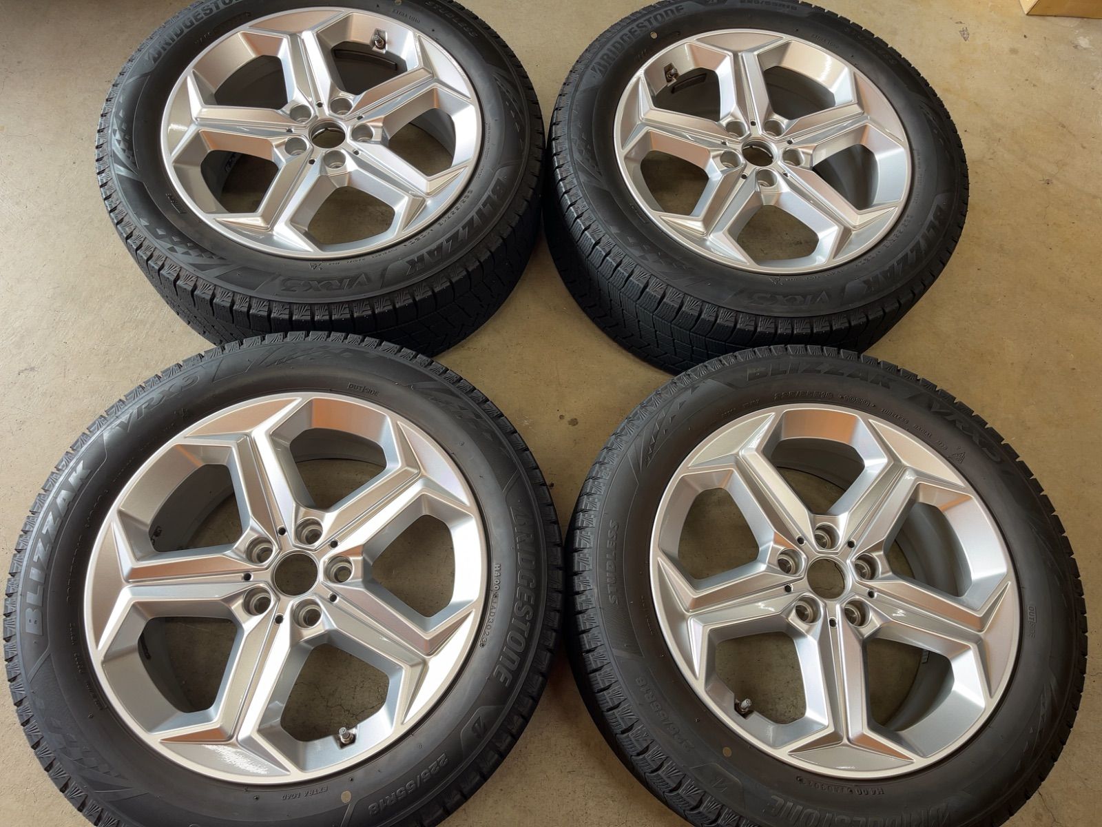 BMW U 10 X 1 11 2 BS VRX 3 製 18インチ 4本セット