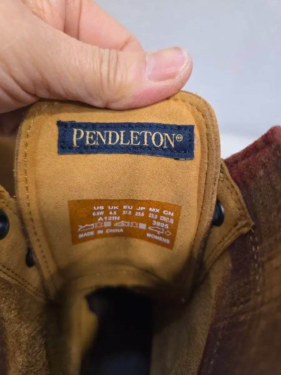 ウォーカーブーツ