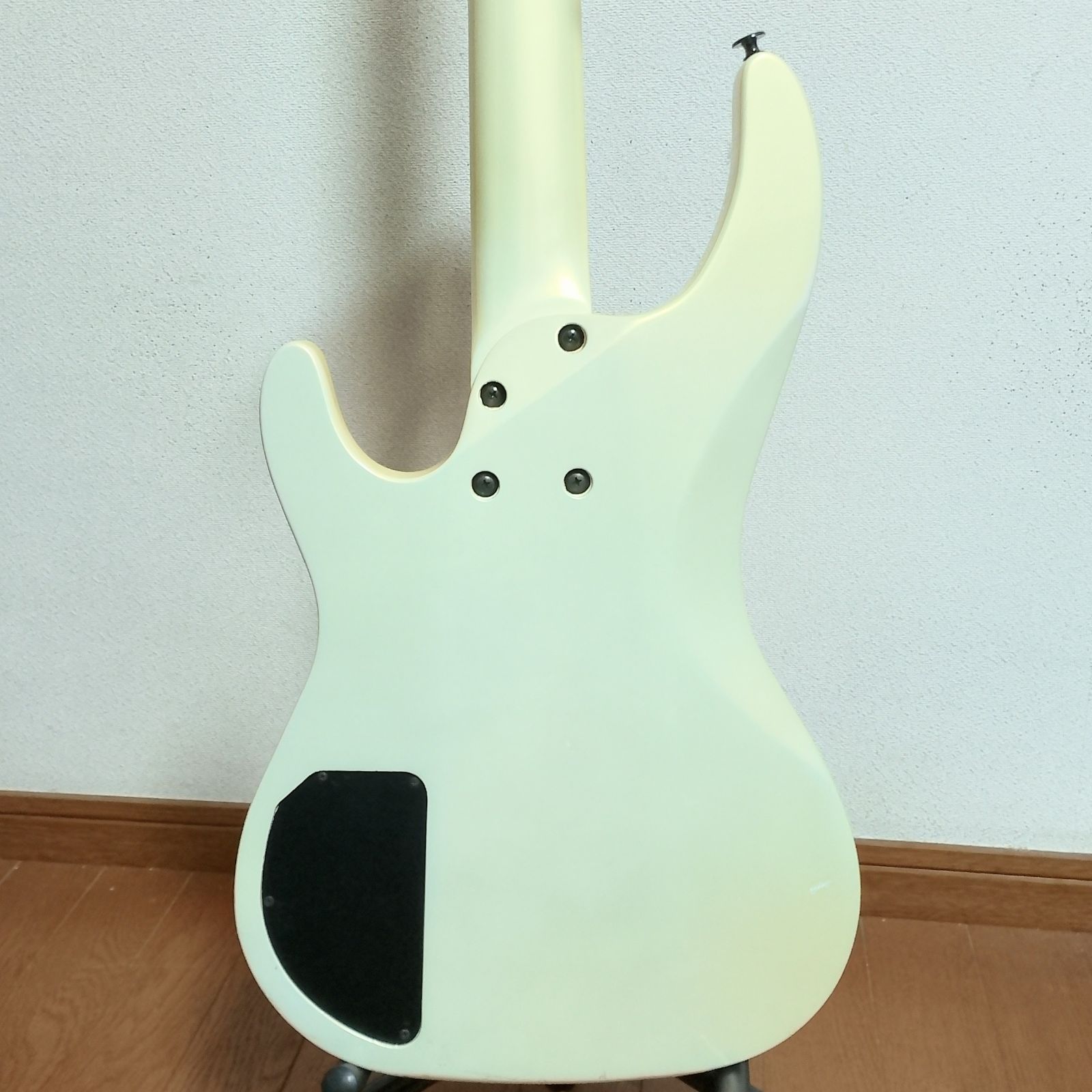 ARIA PROⅡ MAB-550M PJタイプエレキベース 弦は新品に交換済み