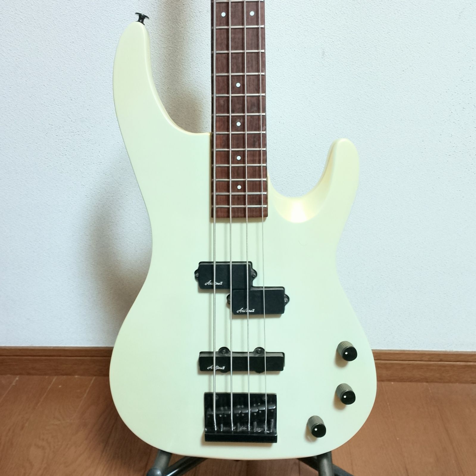 ARIA PROⅡ　MAB-550M　PJタイプエレキベース　弦は新品に交換済み ARIA PROⅡ MAB-550M PJタイプエレキベース 弦は新品に交換済み - メルカリ