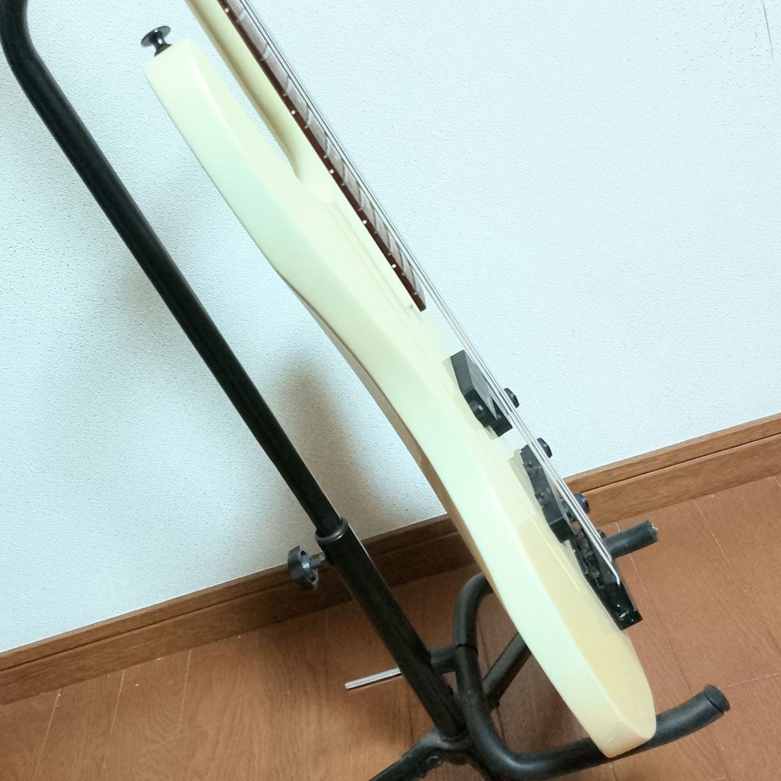 ARIA PROⅡ MAB-550M PJタイプエレキベース 弦は新品に交換済み